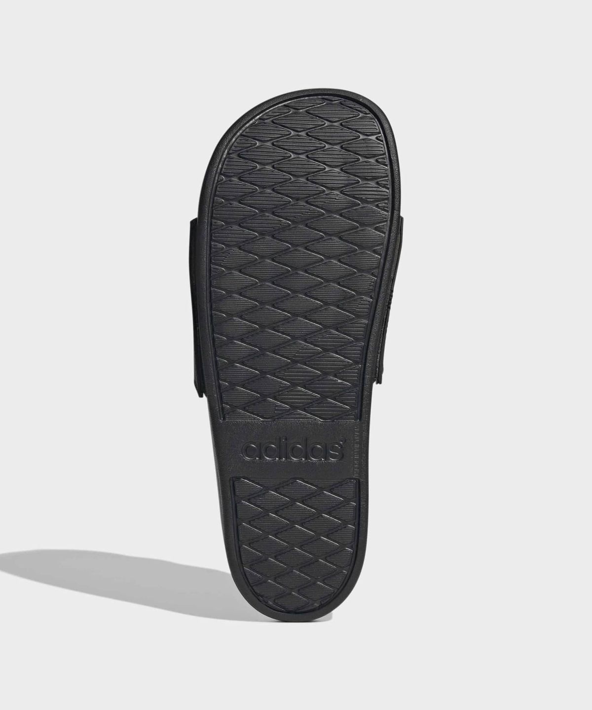 아디다스(ADIDAS) 메르세데스 AMG F1 아딜렛 컴포트 - 블랙 / KI6109