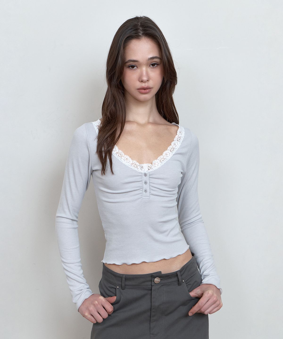 큐리티(CURETTY) C LACE BUTTON T-SHIRT_LIGHT GREY