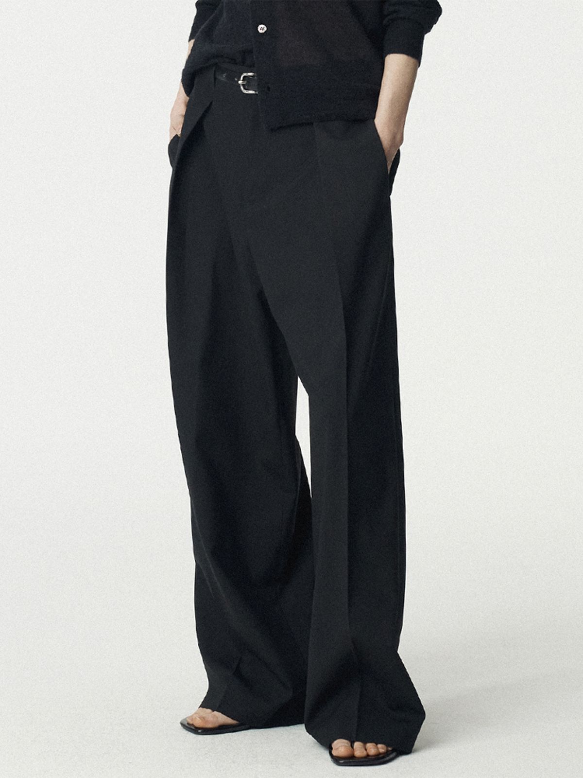 우마뭉(UMARMUNG) Tropical Wool Tucked Pants_Black