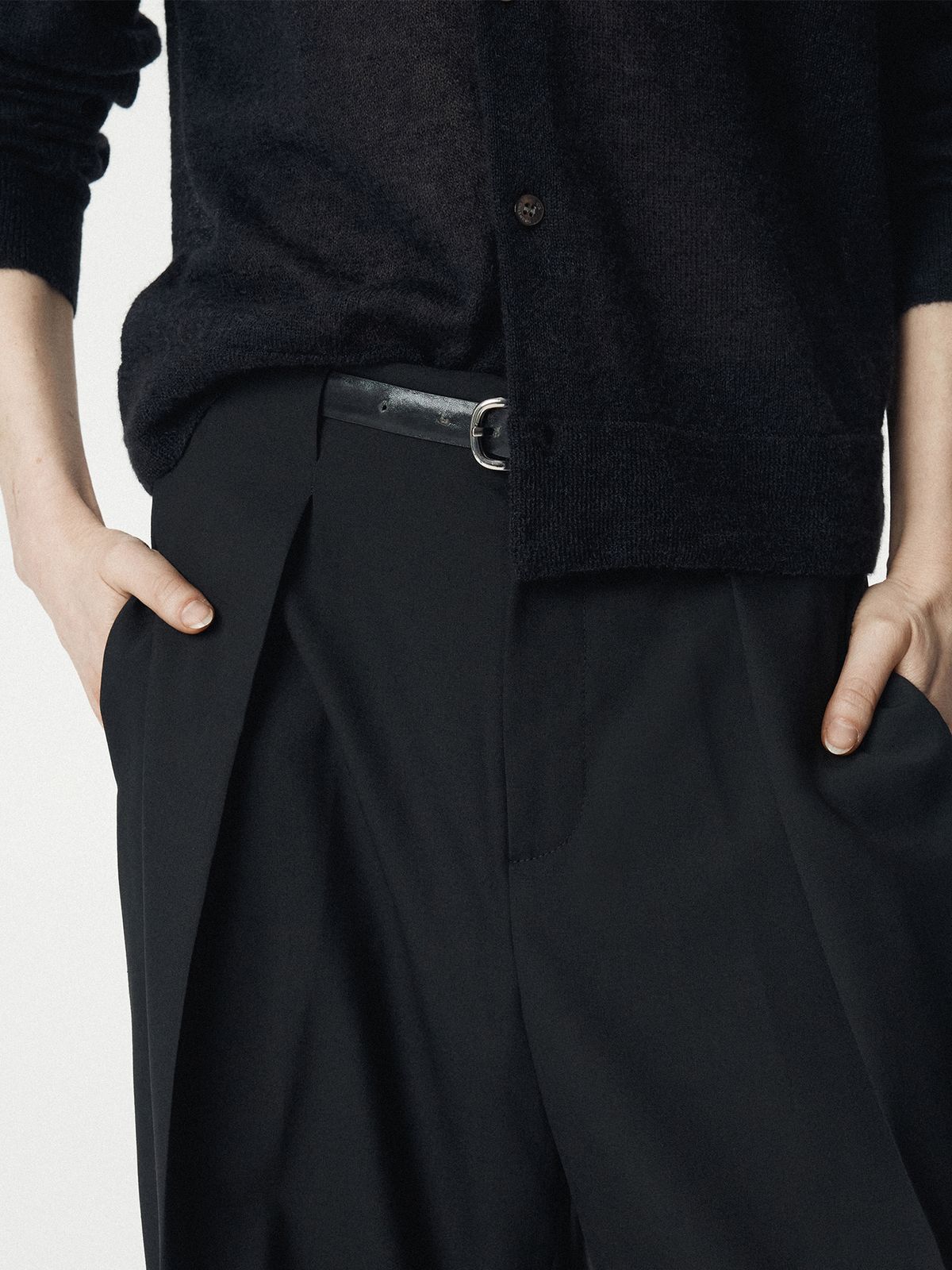 우마뭉(UMARMUNG) Tropical Wool Tucked Pants_Black