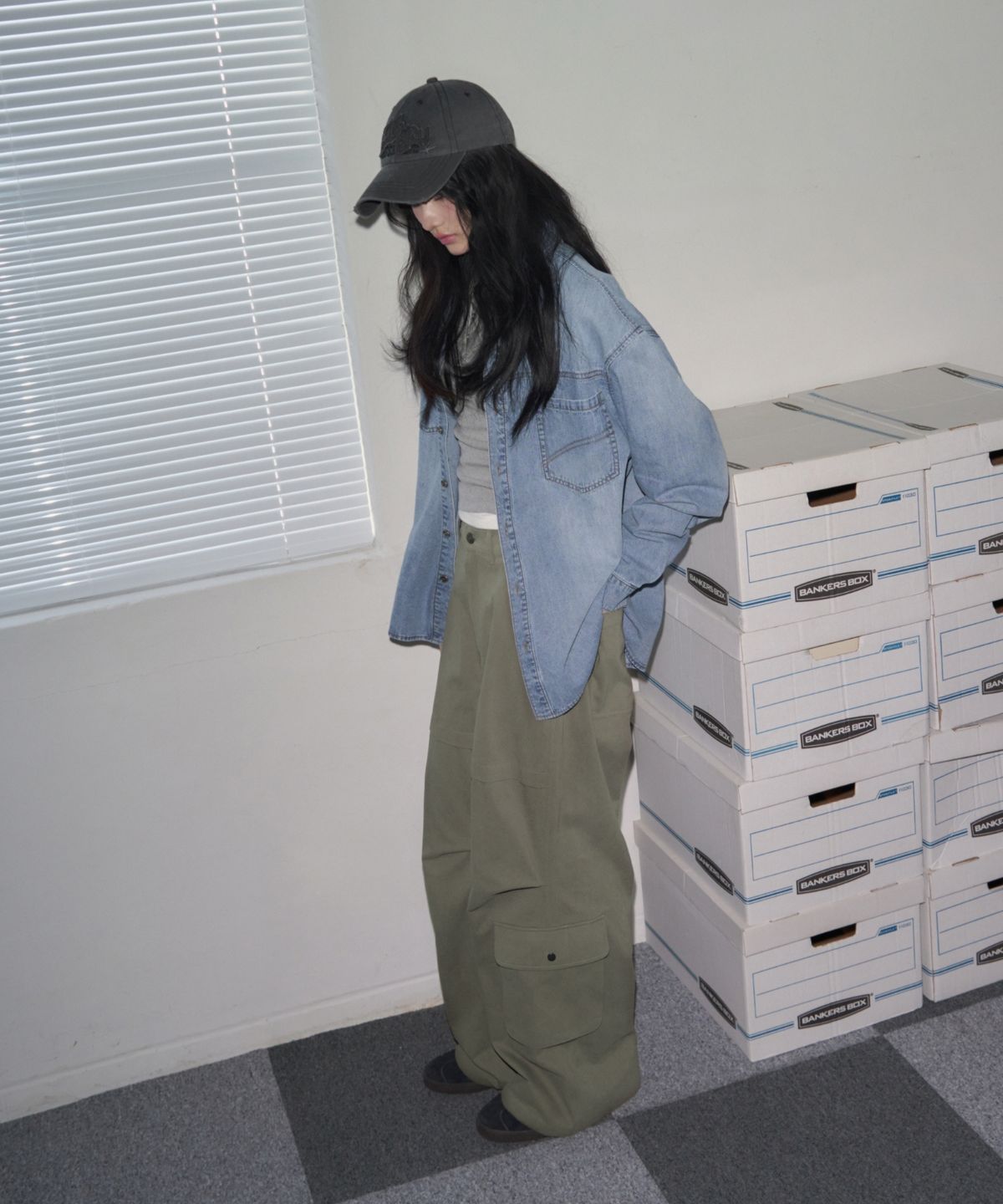 레더리(LEATHERY) 하프 밴딩 코튼 카고 팬츠 [CHARCOAL]