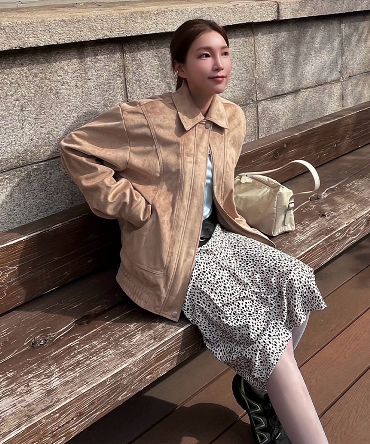 마리끌레르(MARIE CLAIRE) 절개 라인 스웨이드 블루종 점퍼(MAGAJP01MBE)