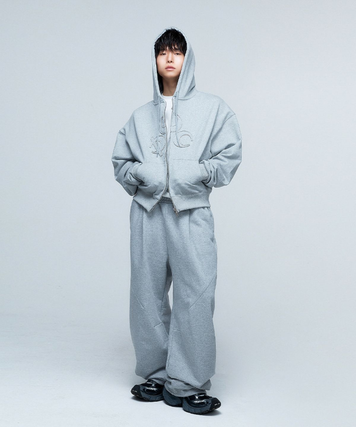디오스피스(DAUSPICE) (DUC) Symbol Hoodie Zip-up & Sweat Pants Grey SET-UP