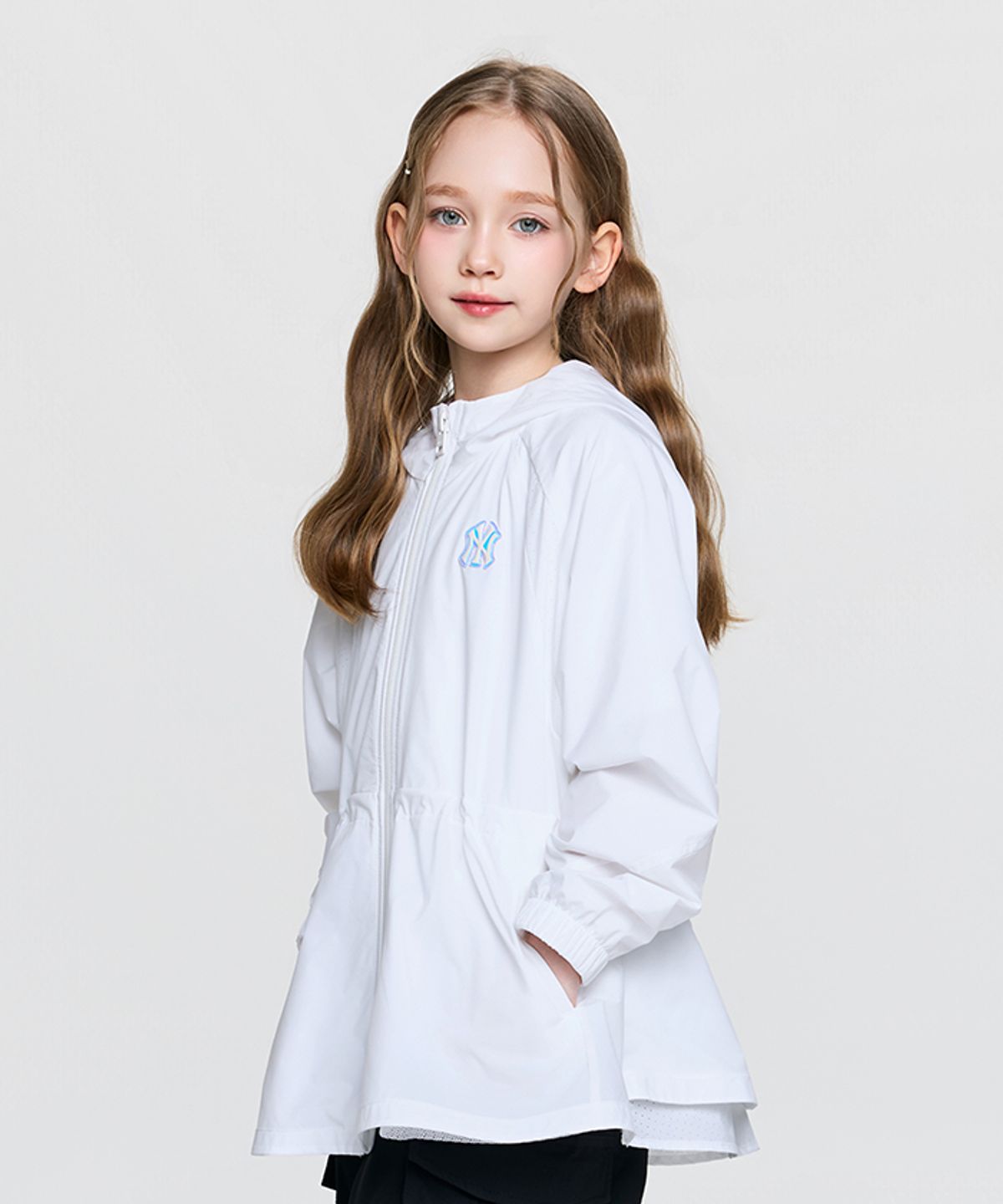 엠엘비 키즈(MLB KIDS) 걸즈 애슬레저 미드 바람막이 NY (White)