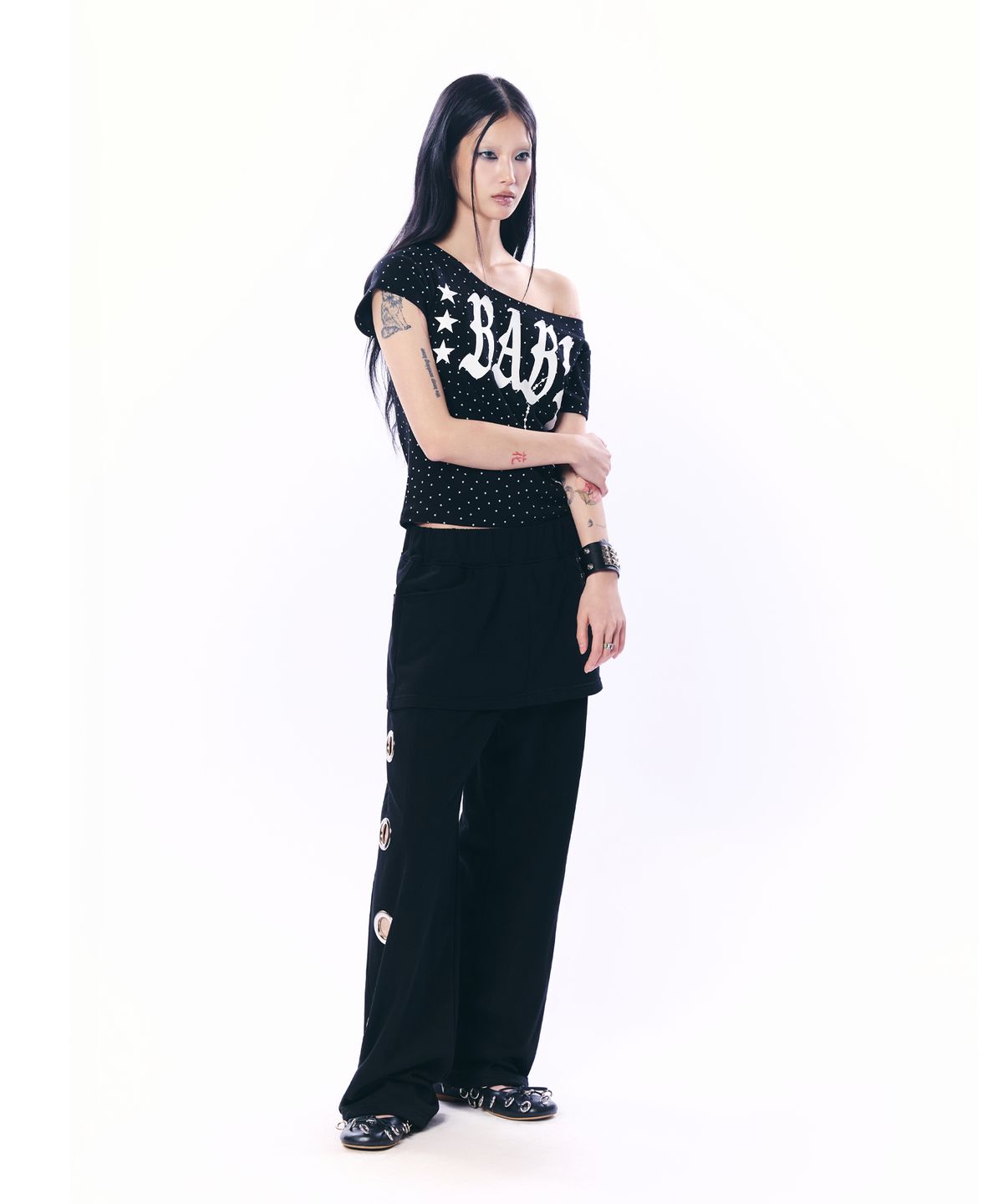 셋업이엑스이(SETUP-EXE) BOLD EYELET SKIRT PANTS / BLACK