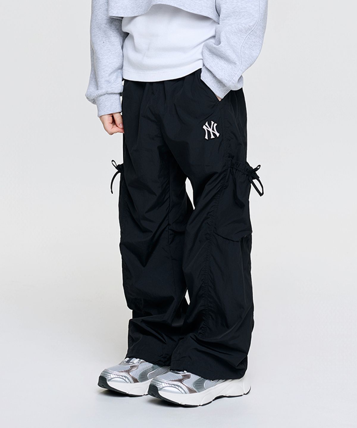 엠엘비 키즈(MLB KIDS) 스트릿 걸즈 리본 카고 우븐팬츠 NY (Black)