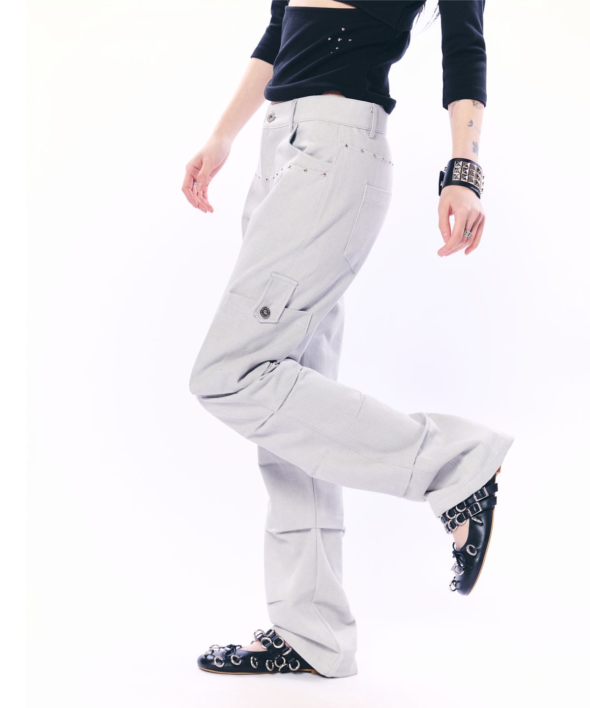 셋업이엑스이(SETUP-EXE) BOOTCUT CARGO PANTS / LIGHT GRAY