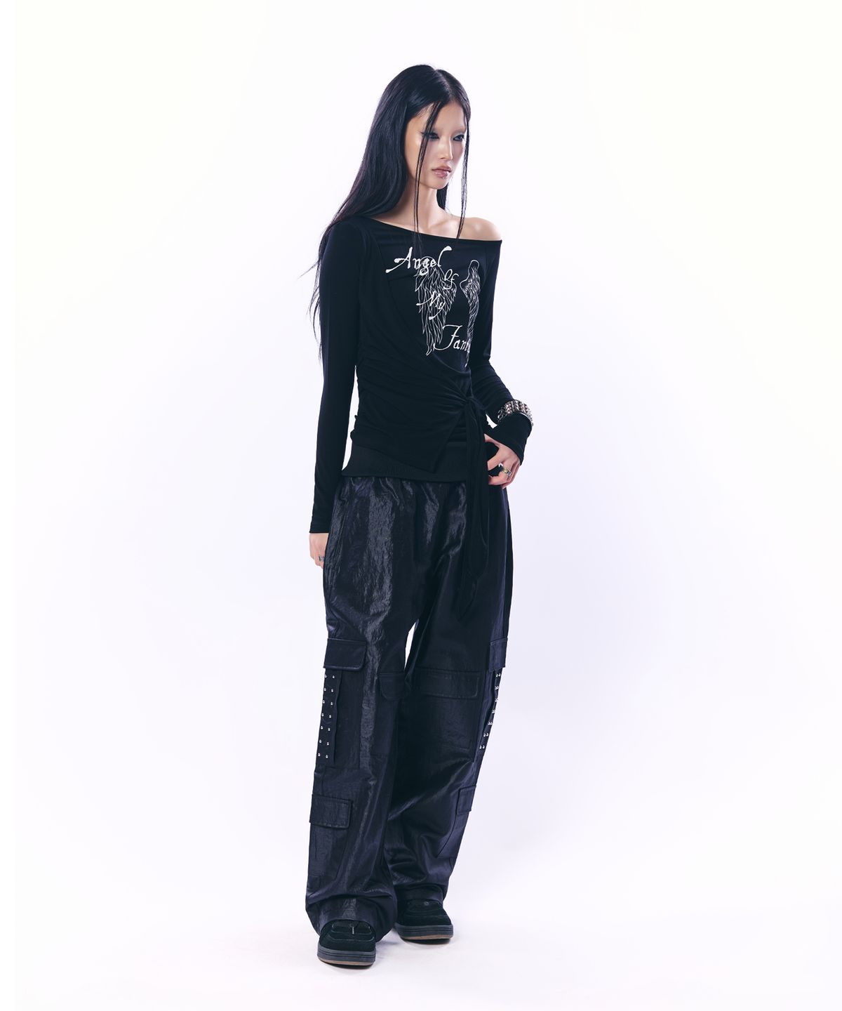 셋업이엑스이(SETUP-EXE) MULTI-POCKET STUDDED PANTS / BLACK