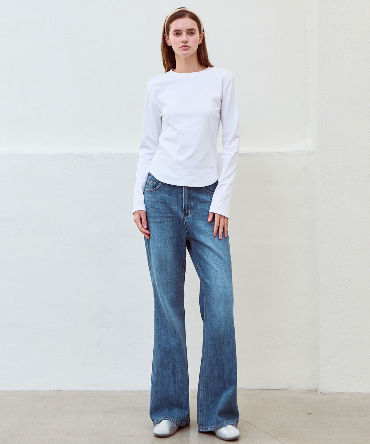 슬로우롤리(SLOWLOLLI) Relaxed boots cut denim - Mid blue