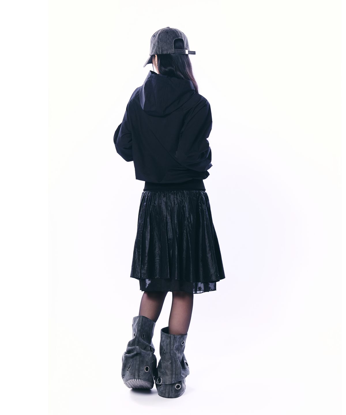 셋업이엑스이(SETUP-EXE) STUDDED HOOD WINDBREAK / BLACK