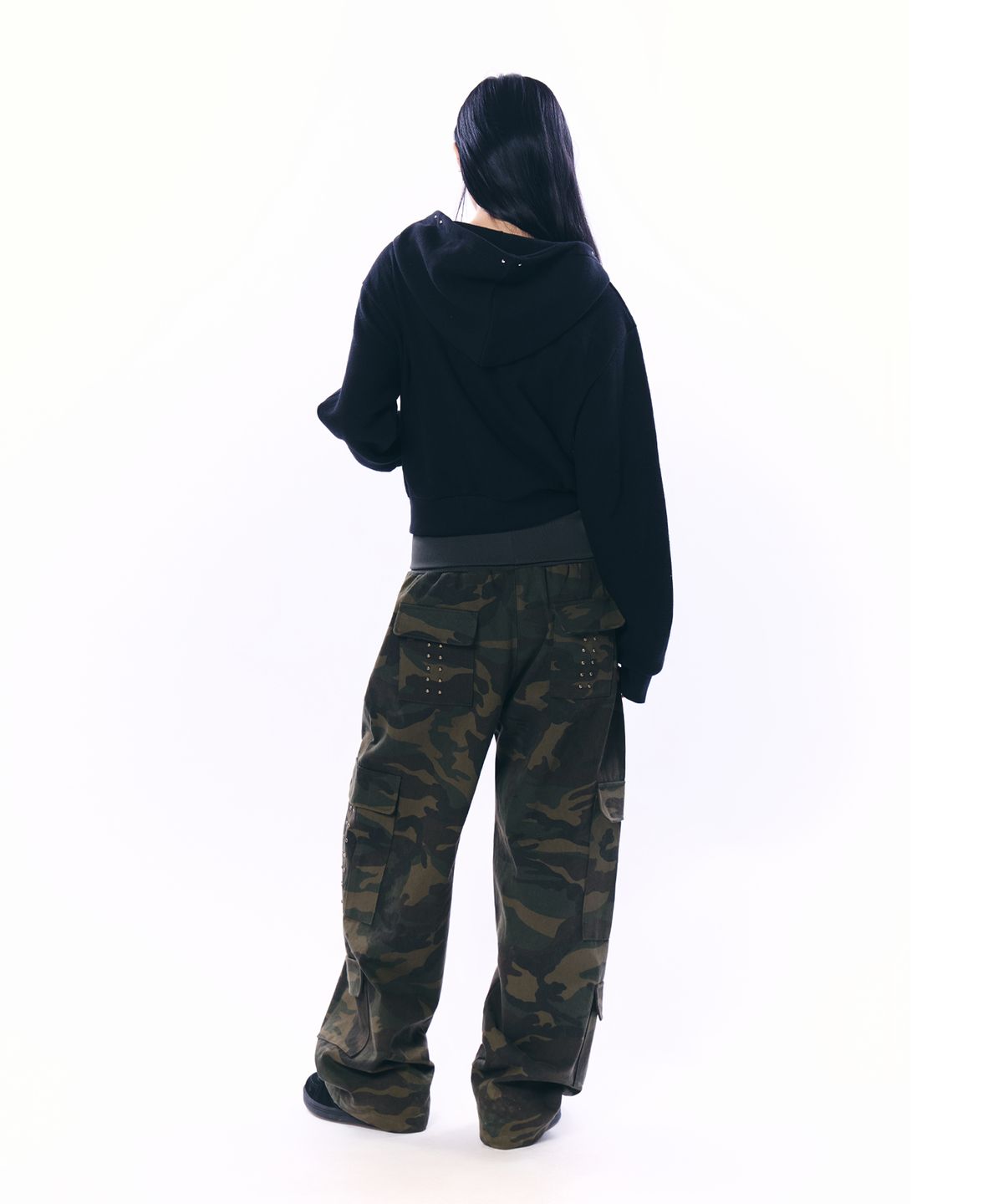 셋업이엑스이(SETUP-EXE) CURVE HOOD ZIP-UP / BLACK