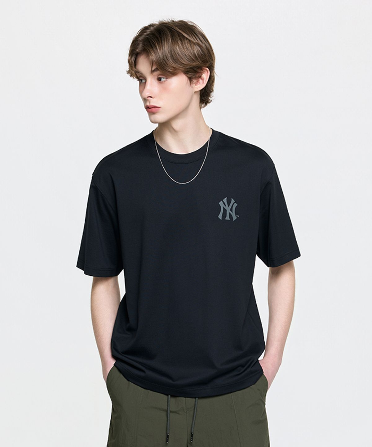 엠엘비(MLB) 클래식 모노그램 빅럭스 오버핏 반팔 티셔츠 NY (Black)