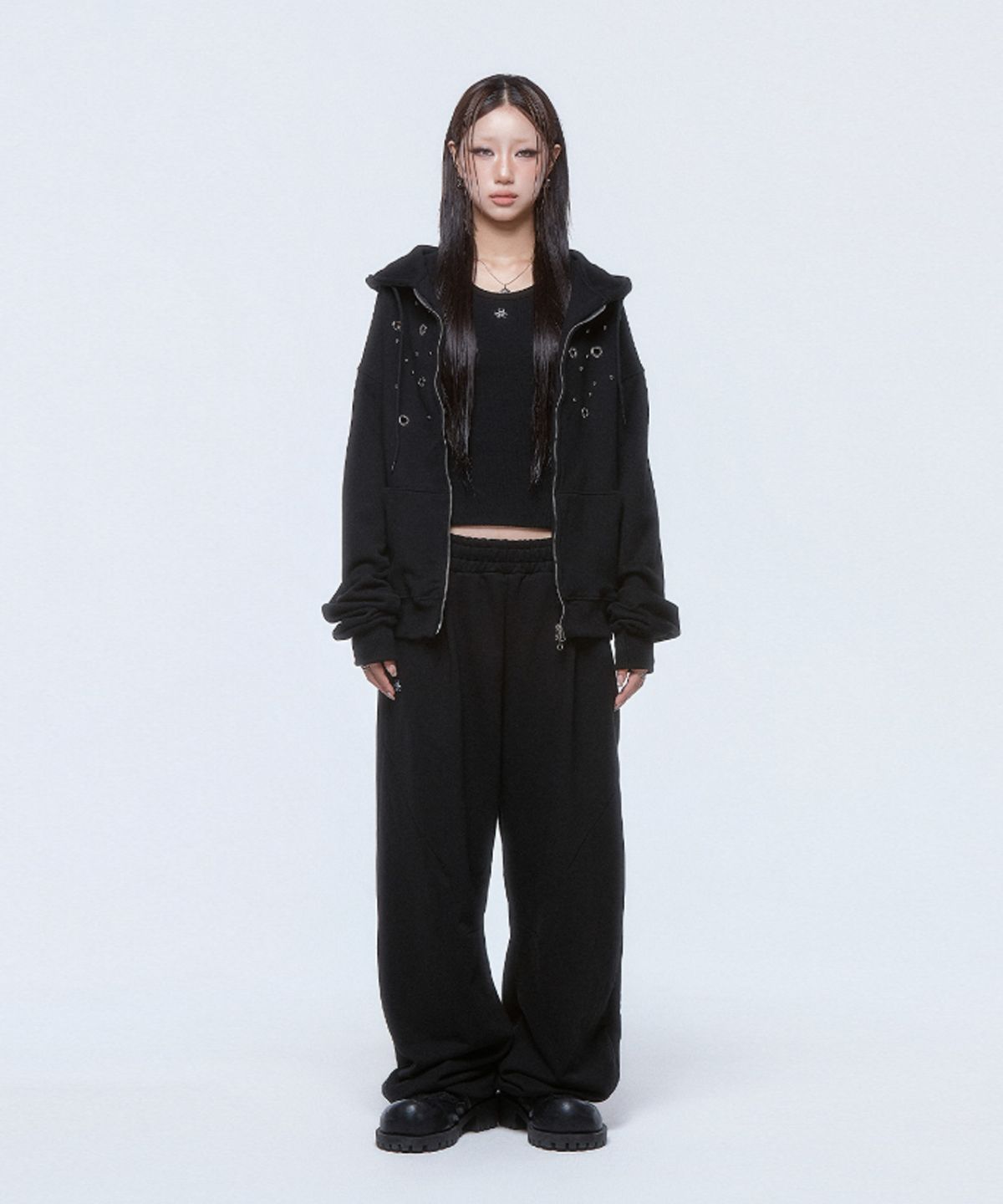 디오스피스(DAUSPICE) (DUC) Eyelet Stud Hoodie Zip-up & Sweat Pants Black SET-UP