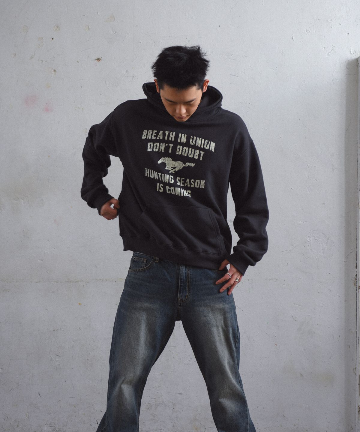 아모우(AMOU) Vintage Horse HOODIE  BLACK