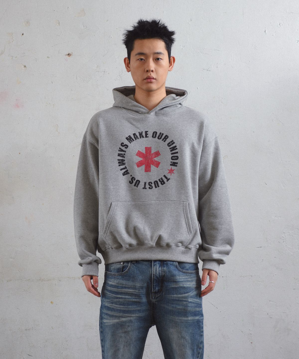 아모우(AMOU) Lettering Circle HOODIE GRAY