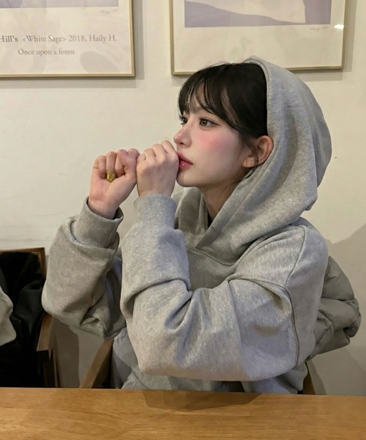 아모우(AMOU) Lettering Circle HOODIE GRAY