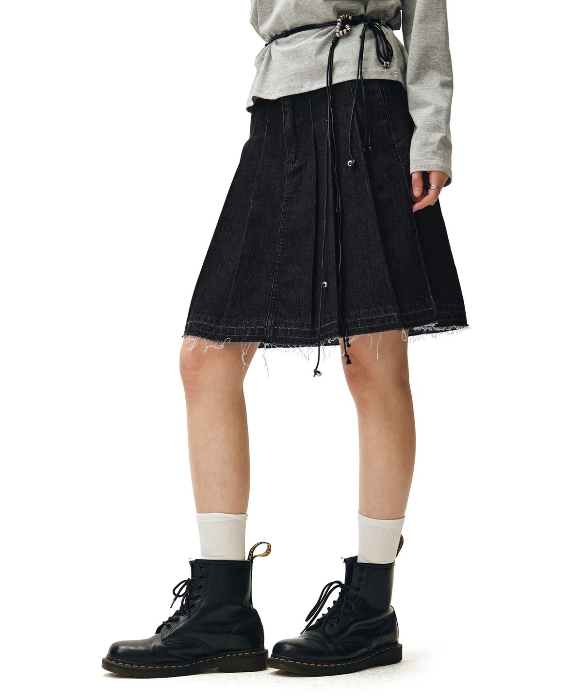 데케트 우먼(DECET WOMEN) Front Pleats Midi Skirt DCSK008BLACK