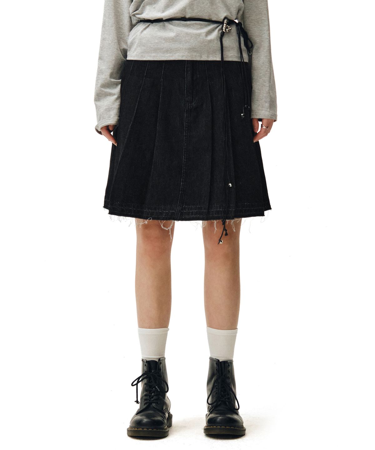 데케트 우먼(DECET WOMEN) Front Pleats Midi Skirt DCSK008BLACK
