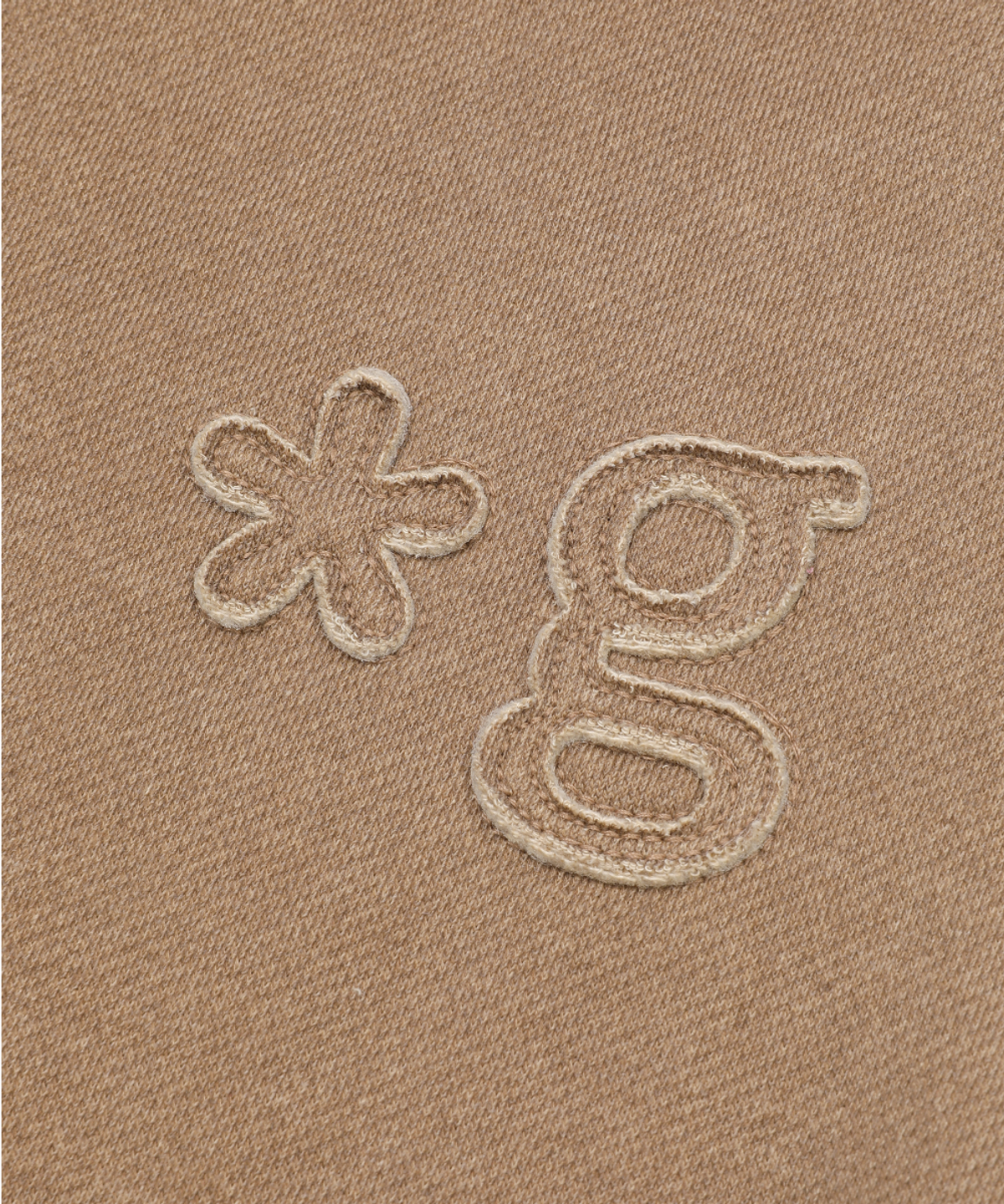 글런든(GRUNDEN) SIGNATURE LOGO VINTAGE LAYERED TOP (SAND)