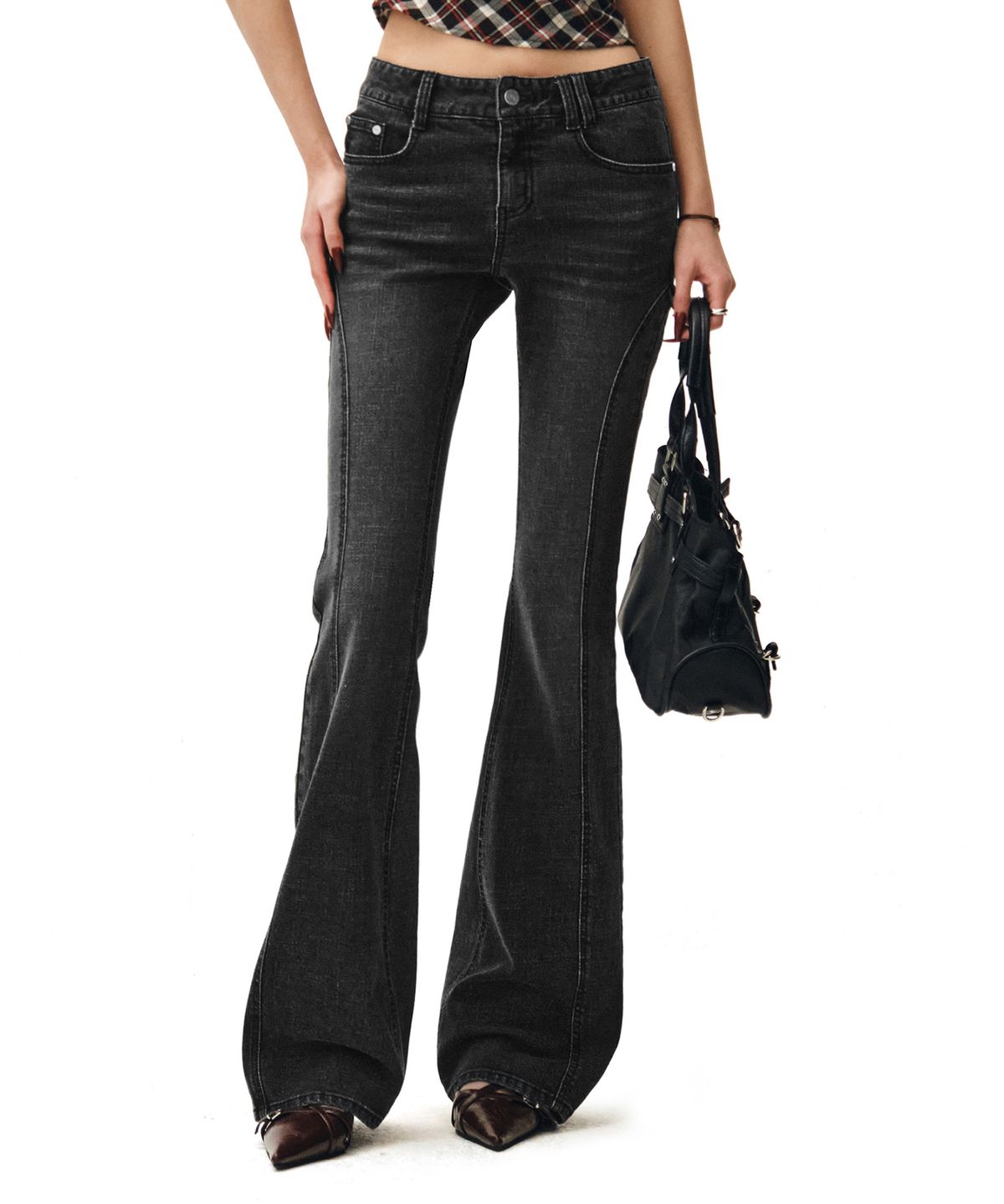 데케트 우먼(DECET WOMEN) Zip Pocket Slim Low Rise Flared Jeans DCWPT021BLACK