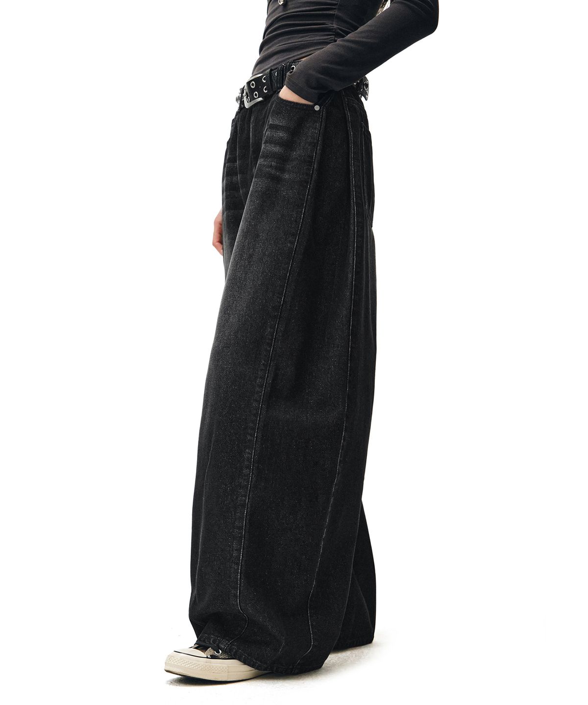 데케트 우먼(DECET WOMEN) Side Pin Tuck Barrel Jeans DCWPT019BLACK