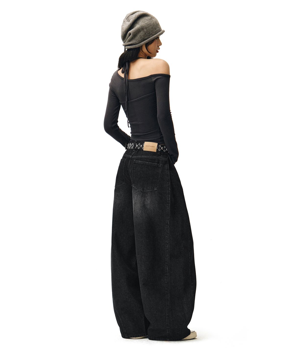 데케트 우먼(DECET WOMEN) Side Pin Tuck Barrel Jeans DCWPT019BLACK