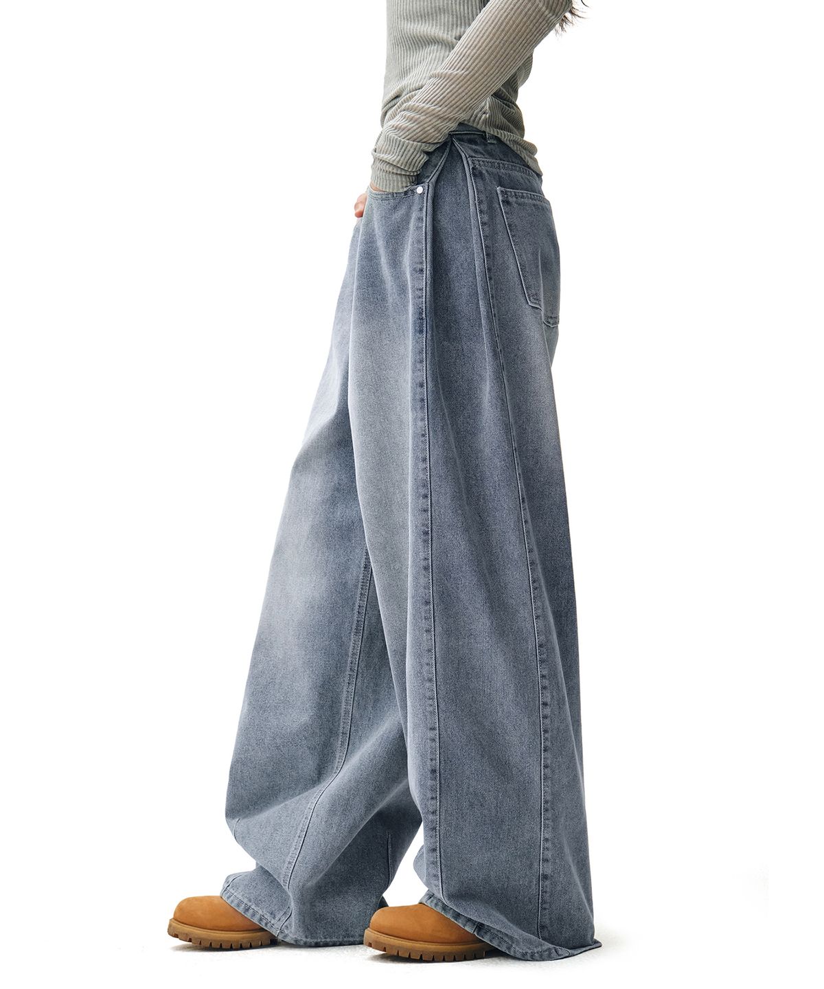 데케트 우먼(DECET WOMEN) Side Pin Tuck Barrel Jeans DCWPT019LIGHTBLUE