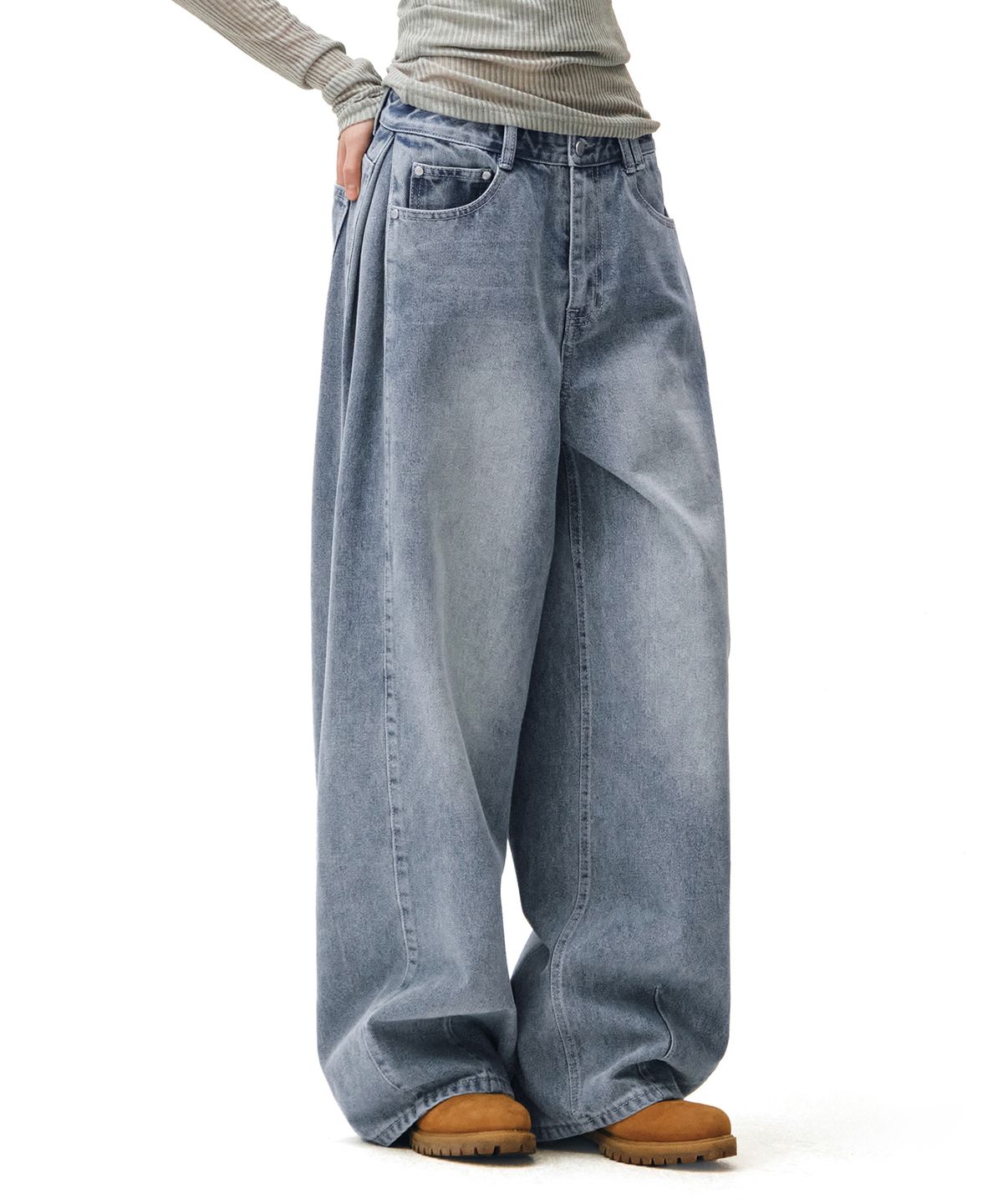 데케트 우먼(DECET WOMEN) Side Pin Tuck Barrel Jeans DCWPT019LIGHTBLUE