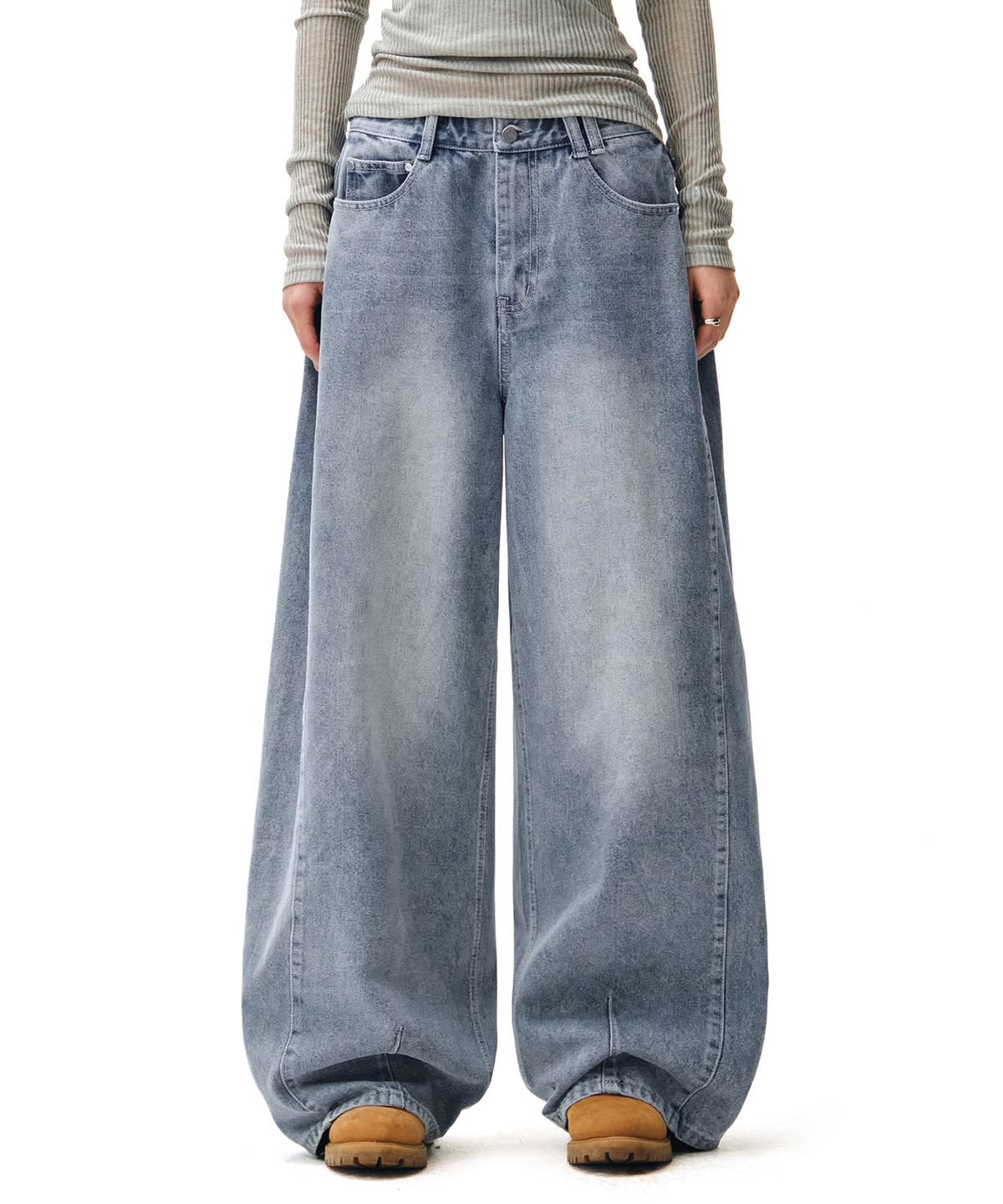데케트 우먼(DECET WOMEN) Side Pin Tuck Barrel Jeans DCWPT019LIGHTBLUE