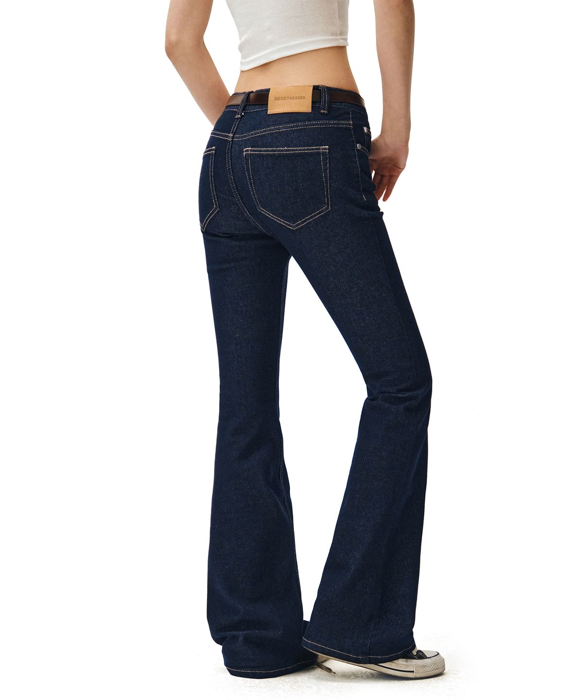 데케트 우먼(DECET WOMEN) Signature Slim Low Rise Flared Jeans DCWPT006CPINDIGO