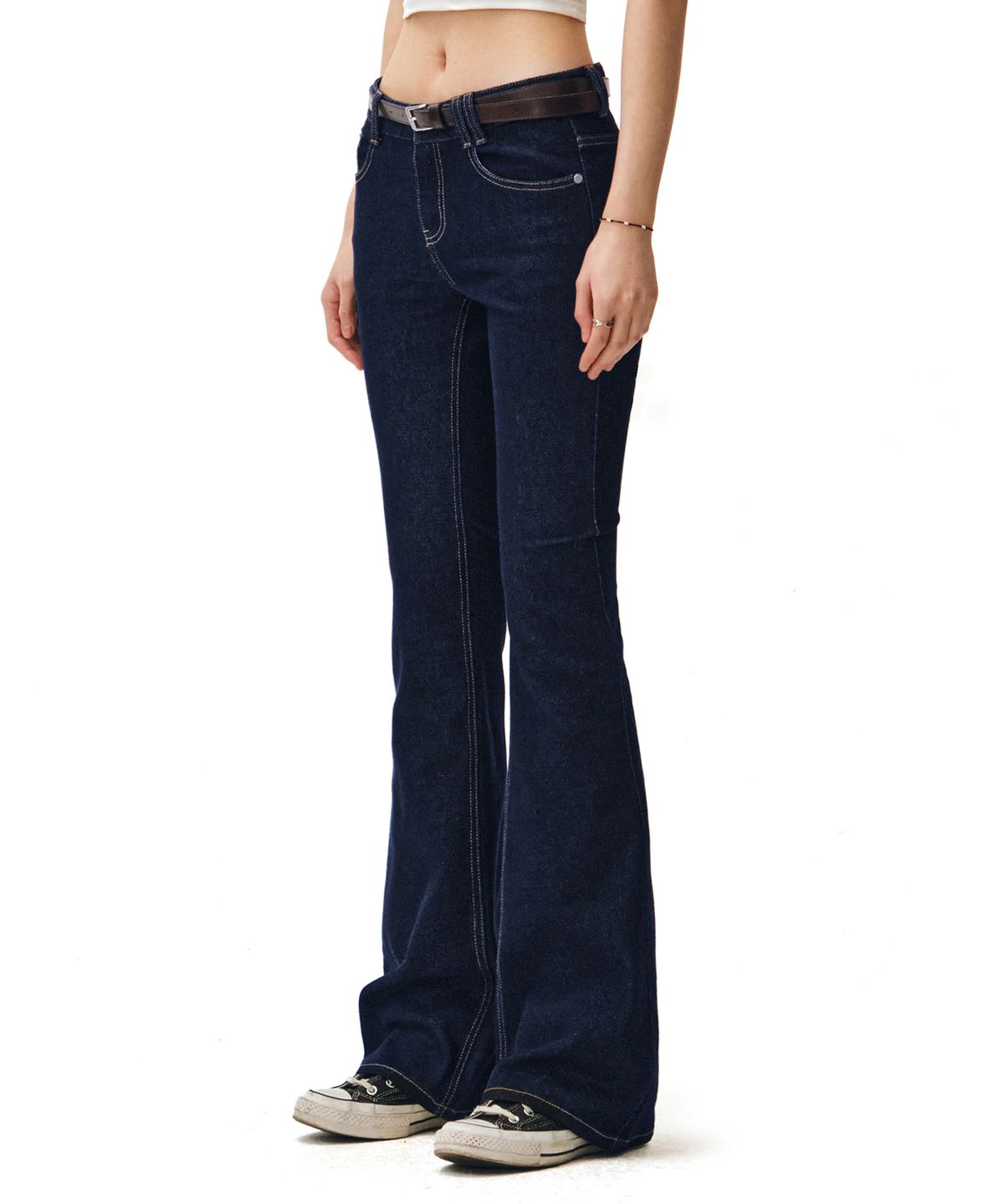 데케트 우먼(DECET WOMEN) Signature Slim Low Rise Flared Jeans DCWPT006CPINDIGO