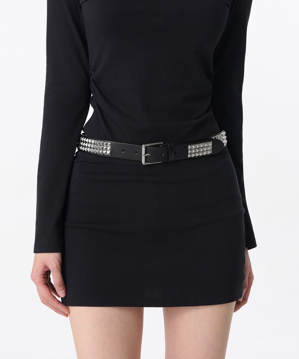 무신사 스탠다드 우먼(MUSINSA STANDARD WOMAN) 우먼즈 신세틱 레더 스퀘어 스터드 벨트_30mm