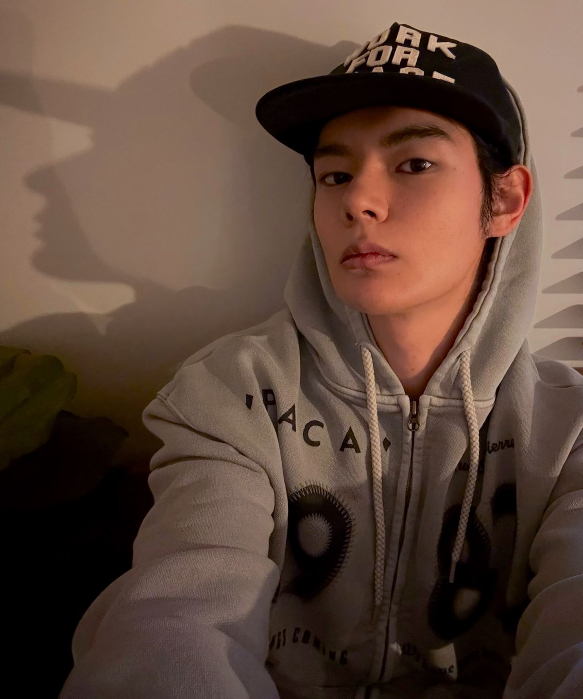 아모우(AMOU) WORK FOR PEACE 5PANNEL CAP BALCK