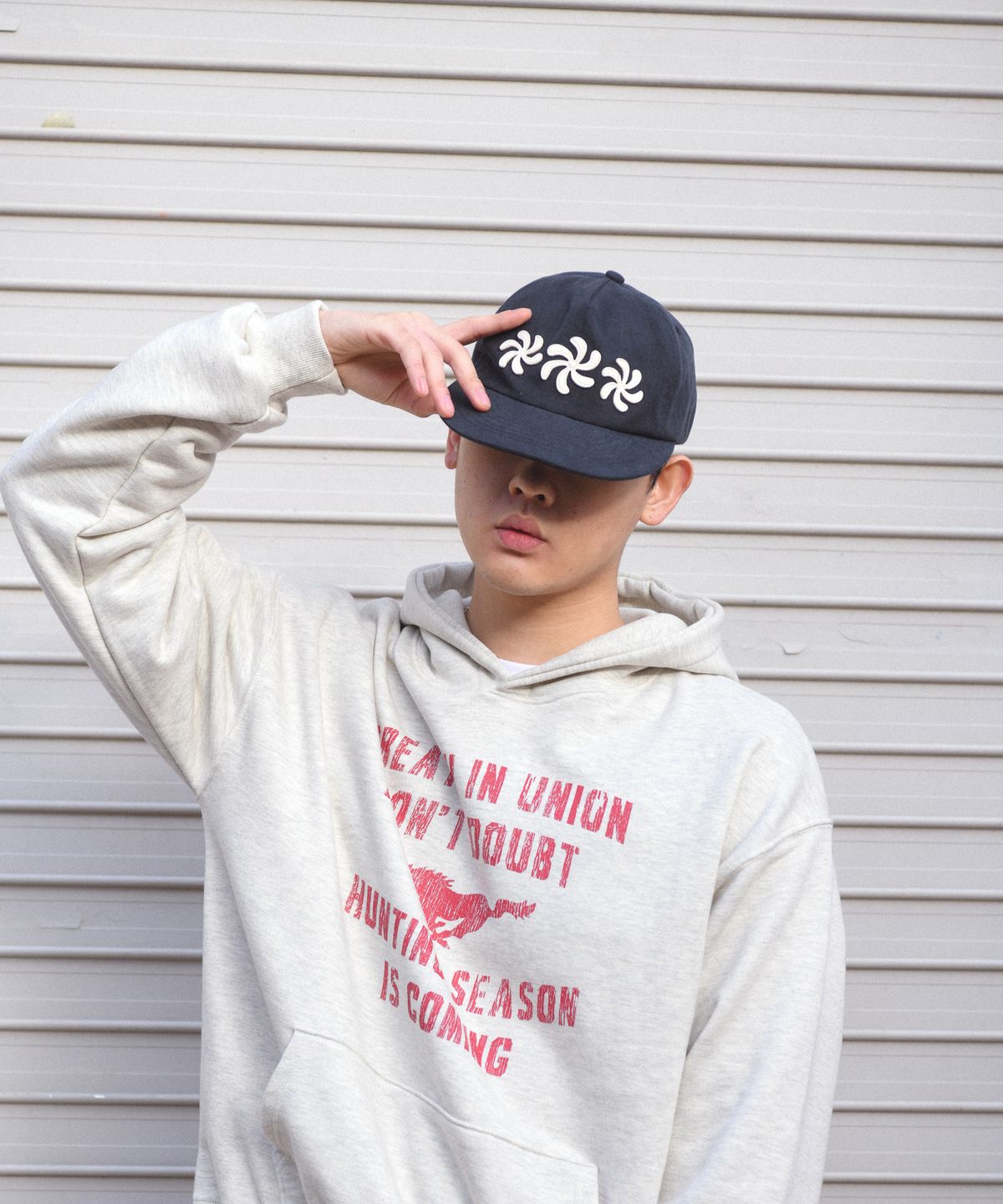 아모우(AMOU) SPIRAL 5PANNEL CAP BLACK