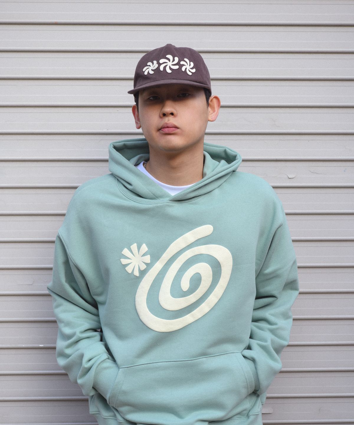 아모우(AMOU) SPIRAL 5PANNEL CAP BROWN