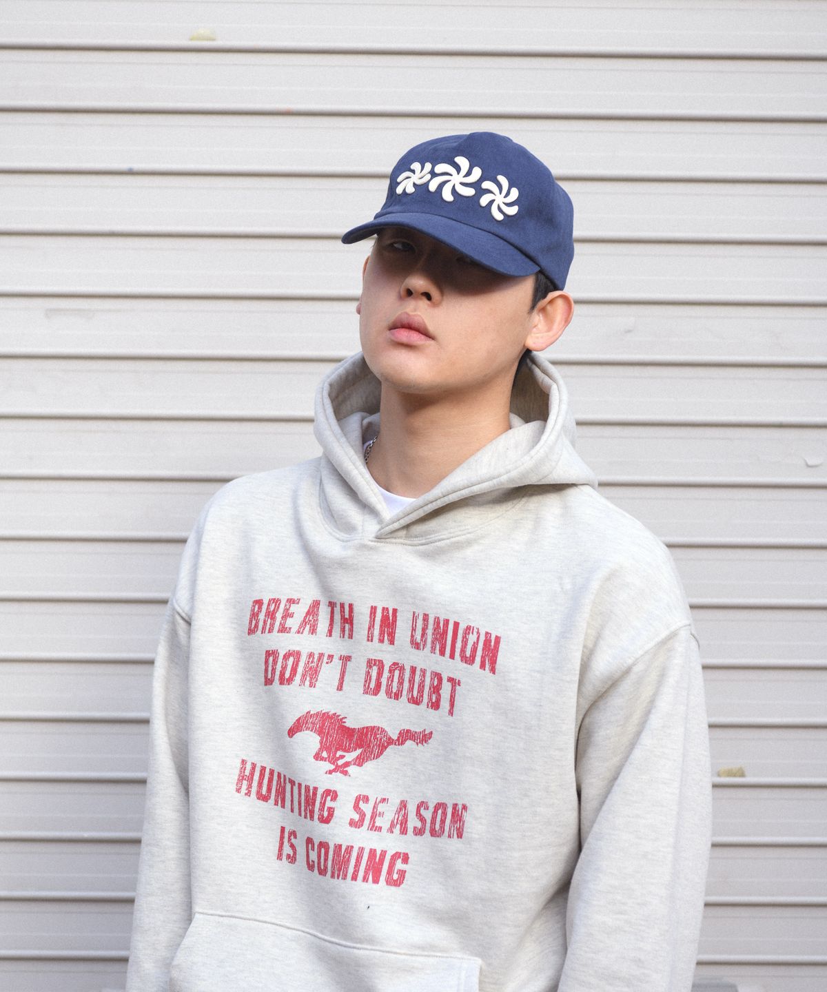 아모우(AMOU) SPIRAL 5PANNEL CAP NAVY