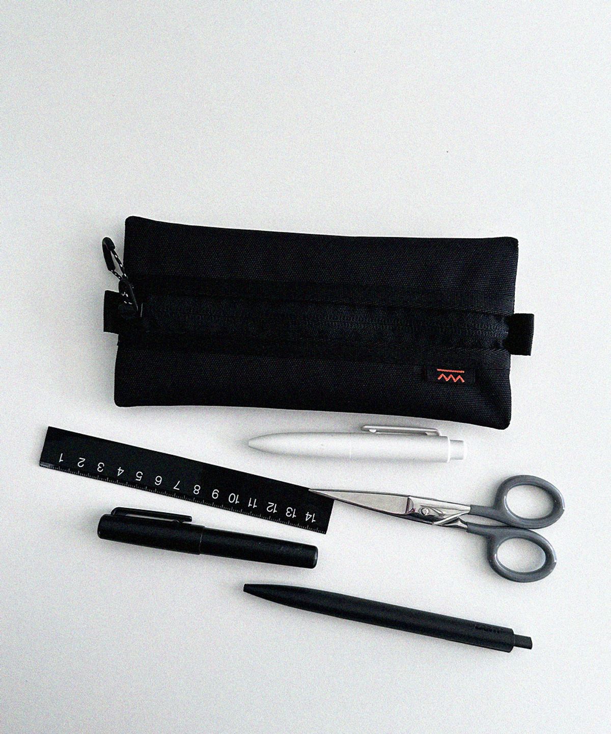 홉몰트이스트(HOPMALTYEAST) Pencil Case (5 Colors)