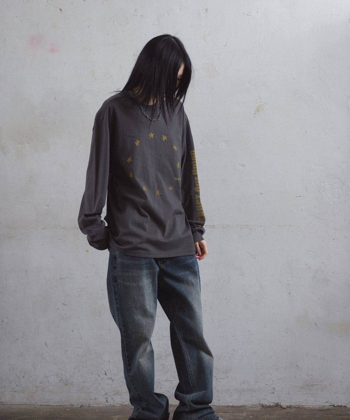 아모우(AMOU) Star Circle long sleeve Charcoal