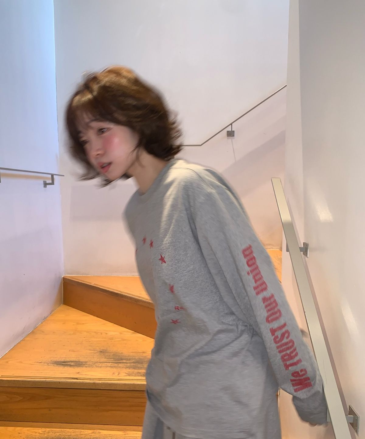 아모우(AMOU) Star Circle long sleeve Gray