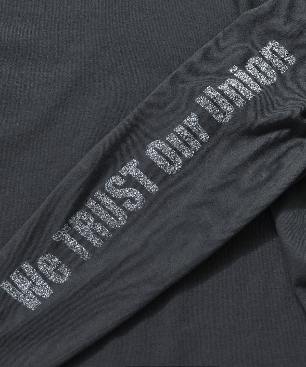 아모우(AMOU) Frame archive long sleeve Charcoal