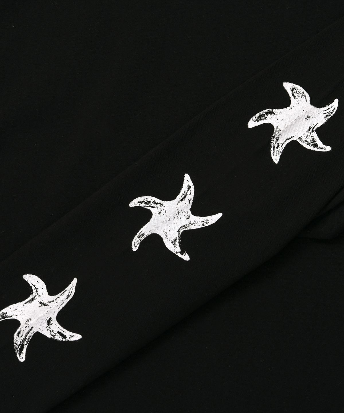 아모우(AMOU) 3spot long sleeve Black