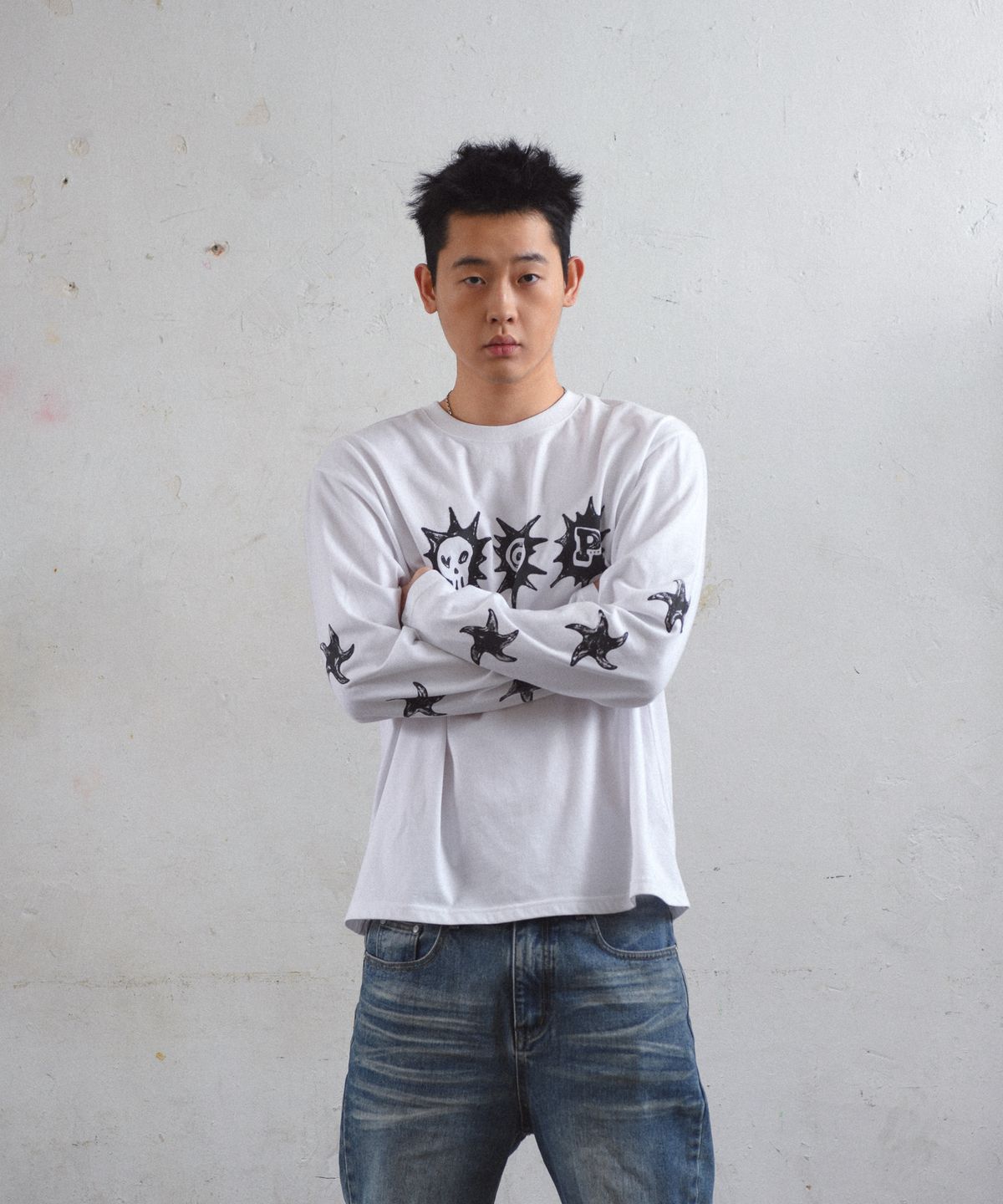 아모우(AMOU) 3spot long sleeve White