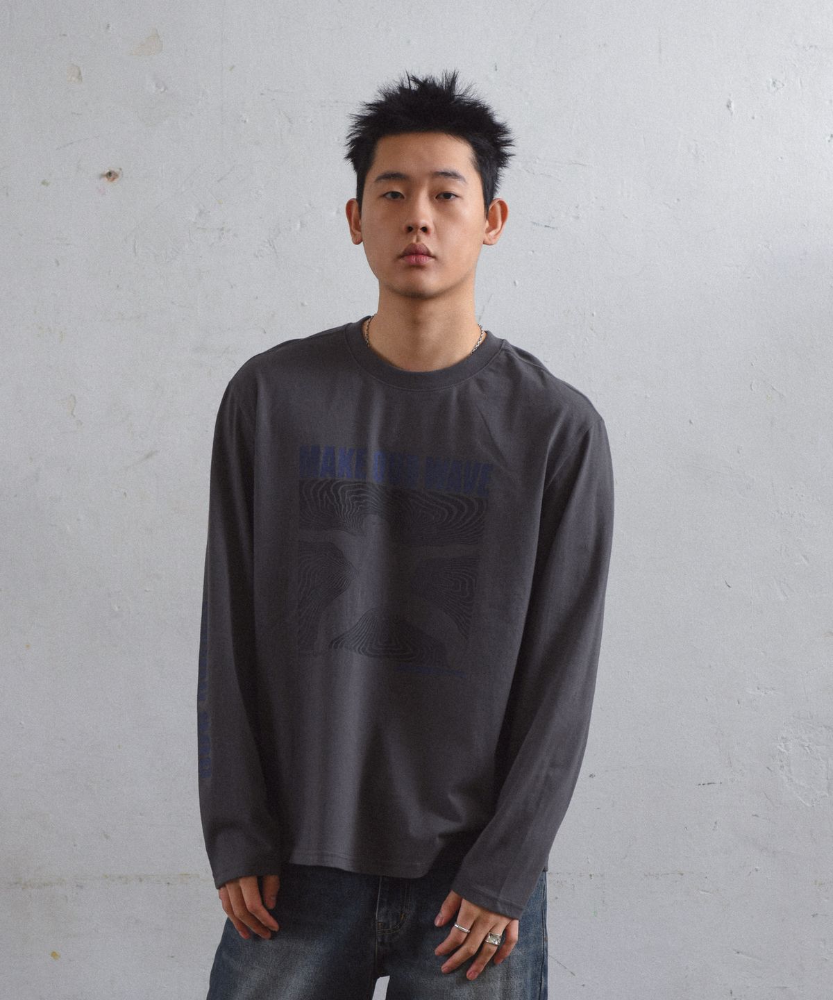 아모우(AMOU) Wave man long sleeve Charcoal