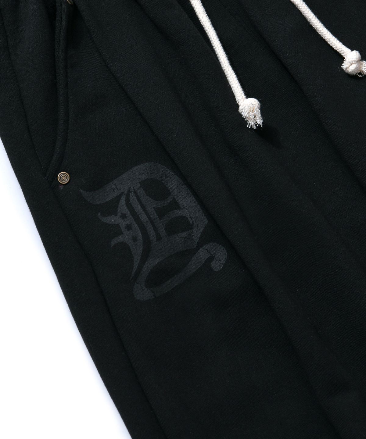 아모우(AMOU) D-Star One Tuck Sweat Pants BLACK