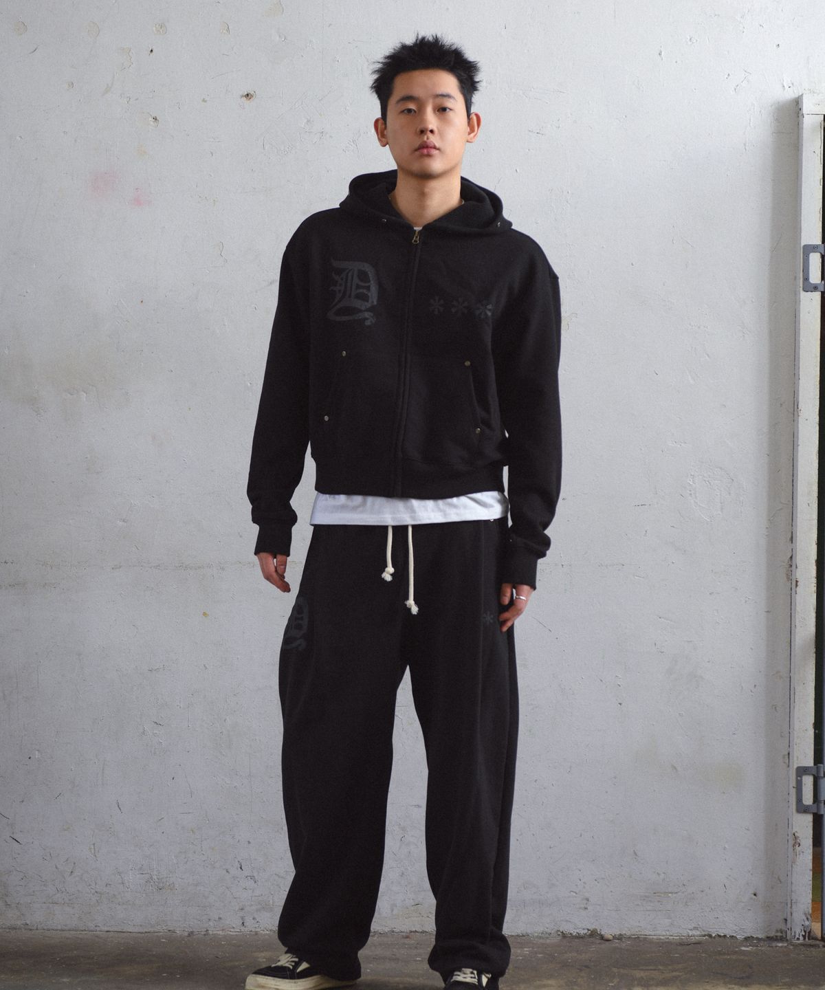 아모우(AMOU) D-Star Hoodie Zip Up BLACK