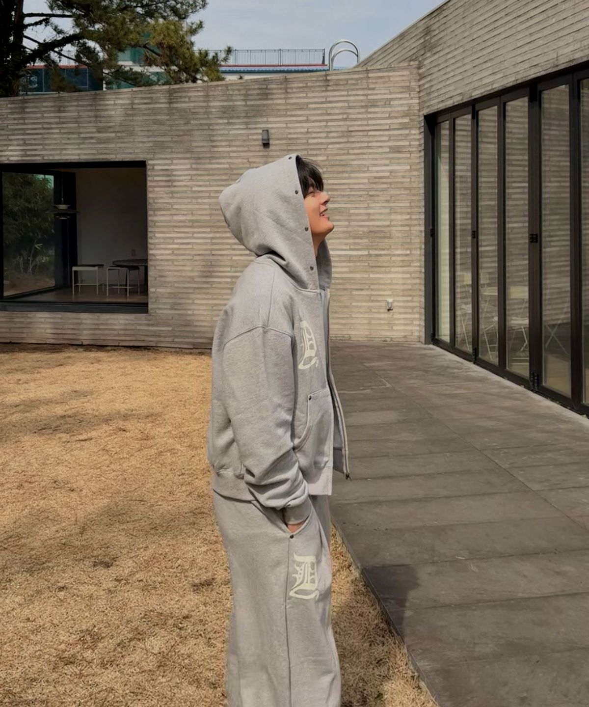 아모우(AMOU) D-Star Hoodie Zip Up GRAY