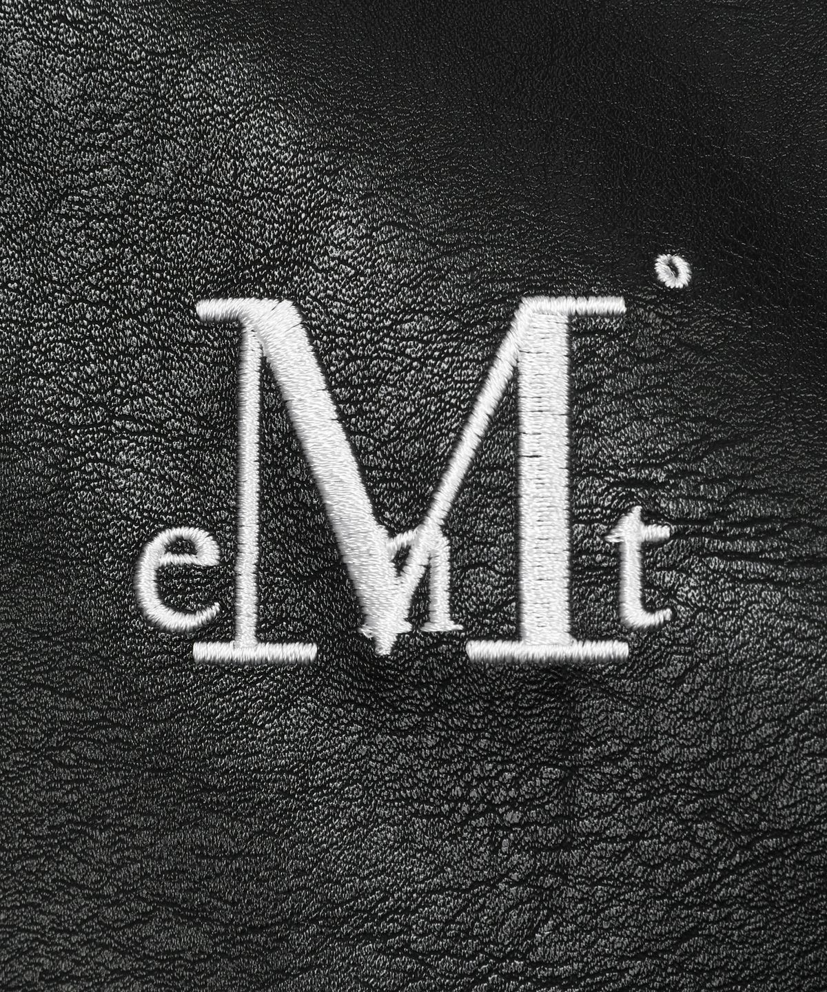 무센트(MUCENT) 루드 레더 퀼팅 누빔 하이넥 블루종 가죽자켓 남녀공용