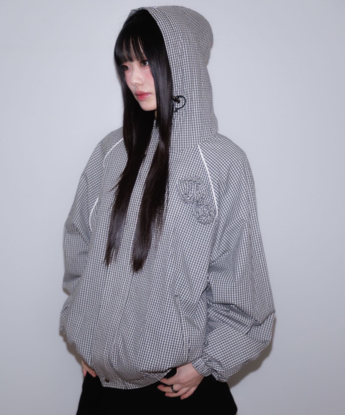 로제프란츠(ROSEFRANTZ) Rose Corsage Check Windbreaker [Black]