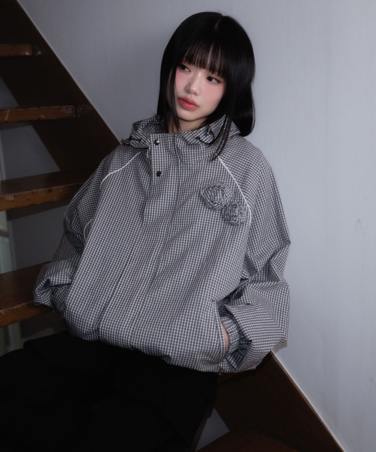 로제프란츠(ROSEFRANTZ) Rose Corsage Check Windbreaker [Black]