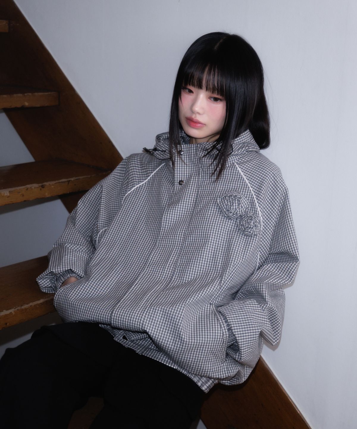 로제프란츠(ROSEFRANTZ) Rose Corsage Check Windbreaker [Black]